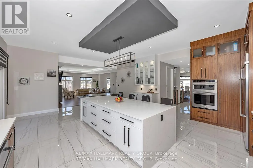 595 SHOREWAY DRIVE