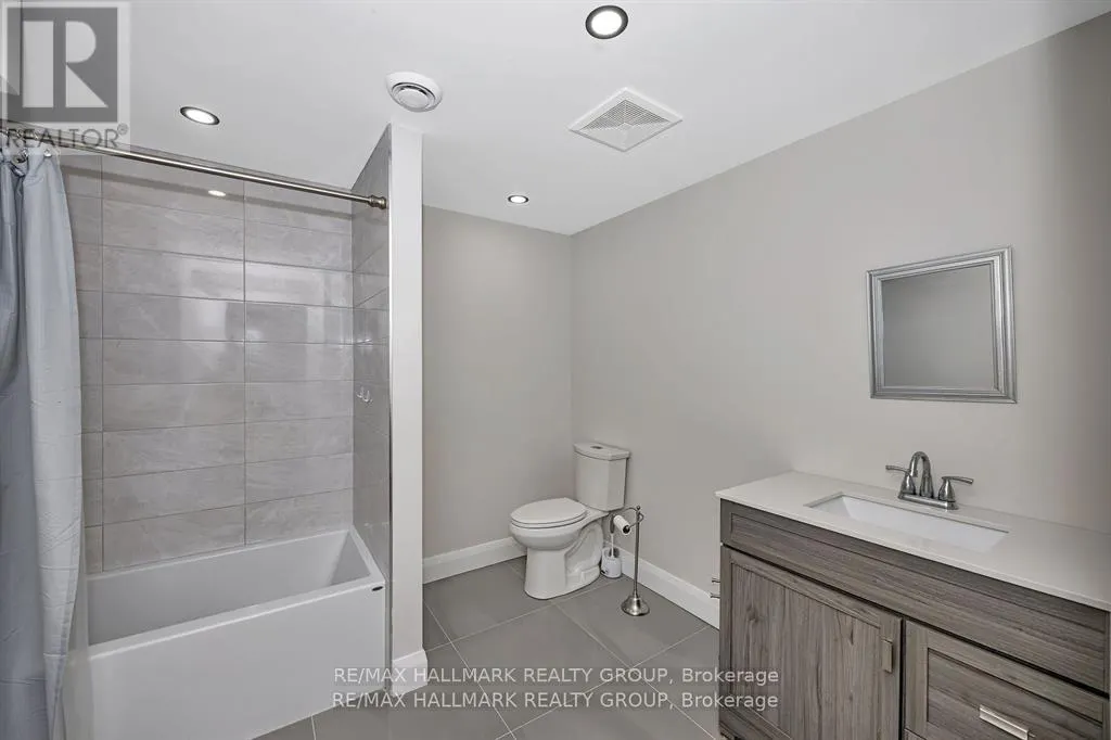 595 SHOREWAY DRIVE