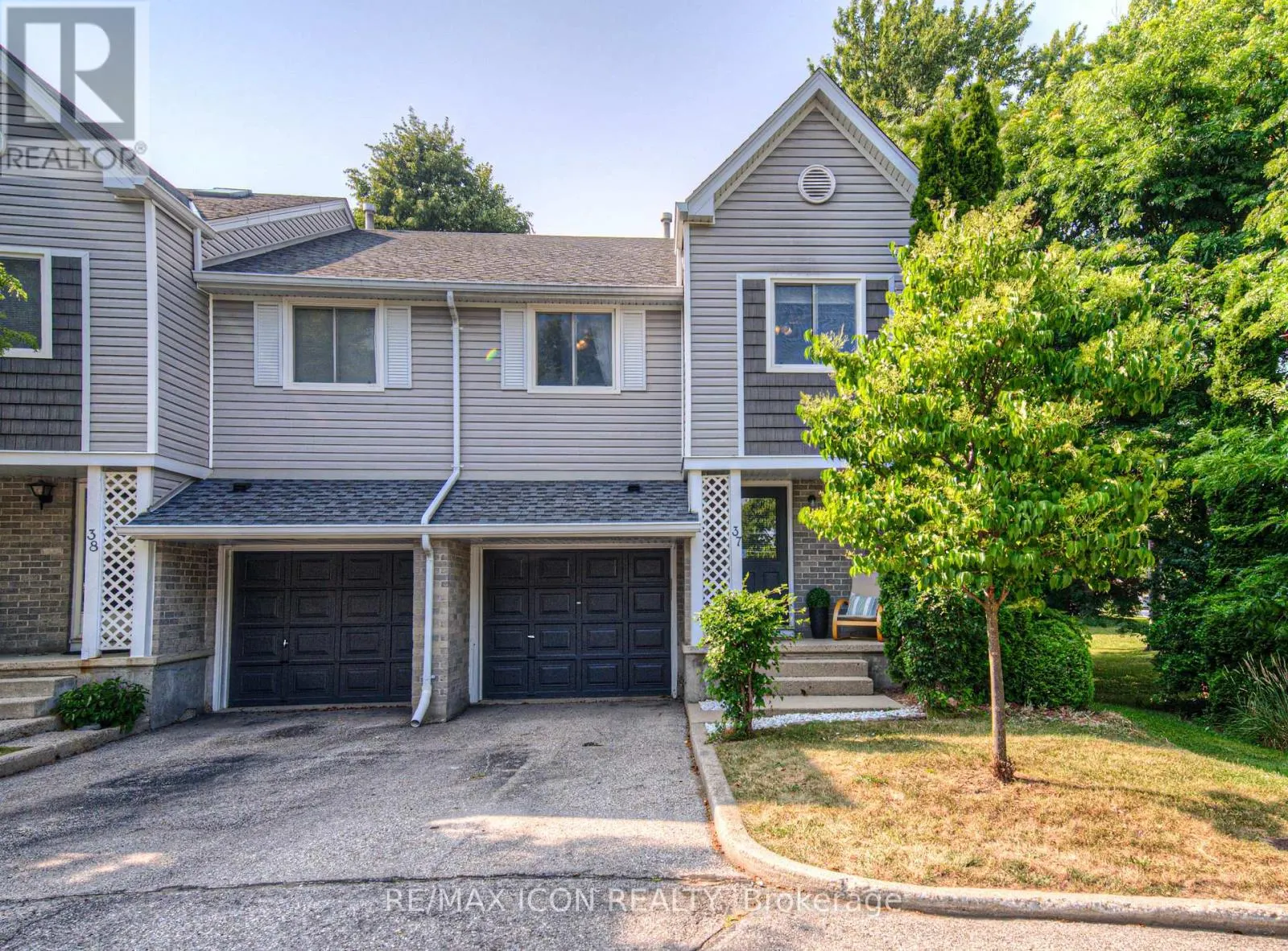 37 - 54 GREEN VALLEY DRIVE