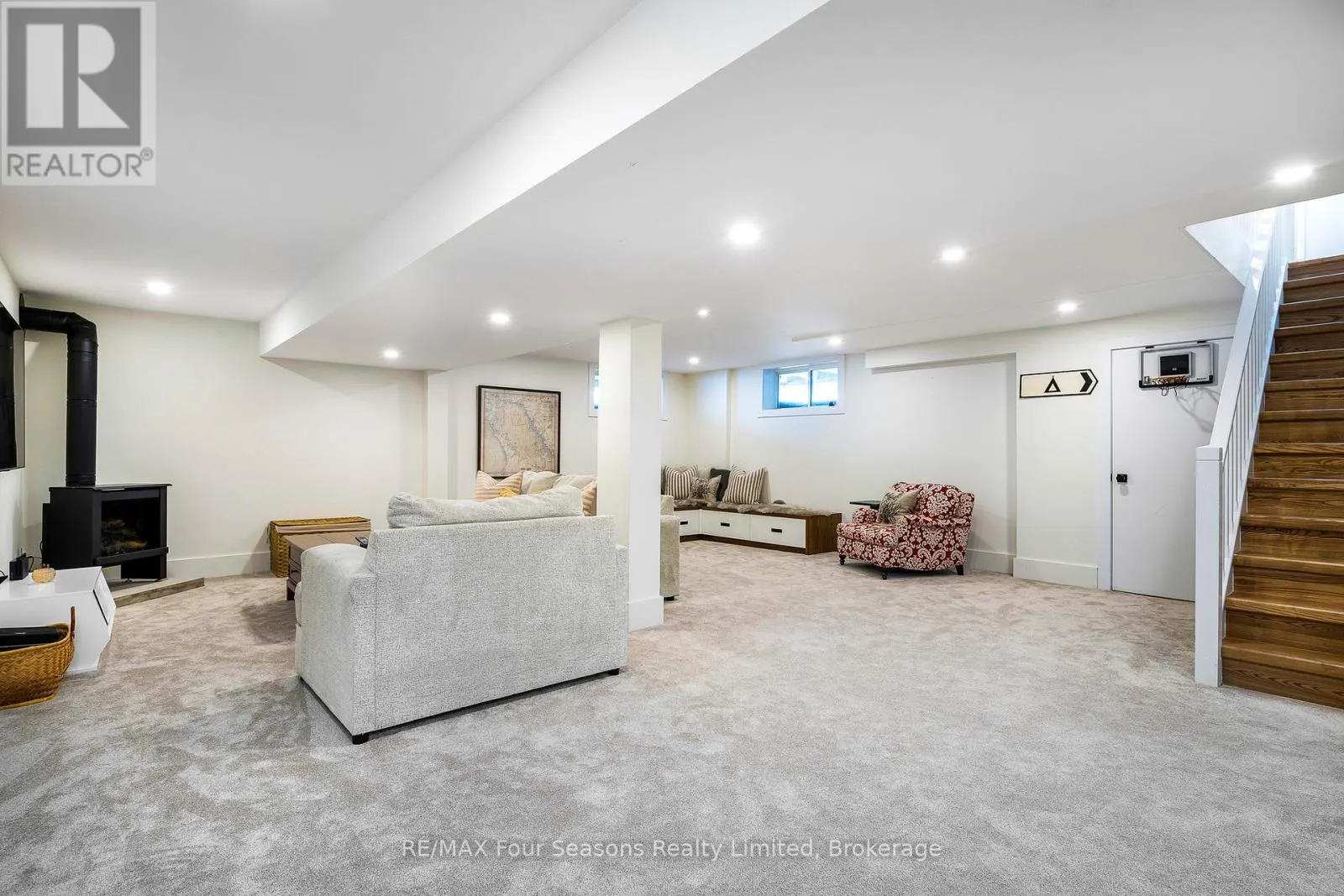 141 ASPEN WAY