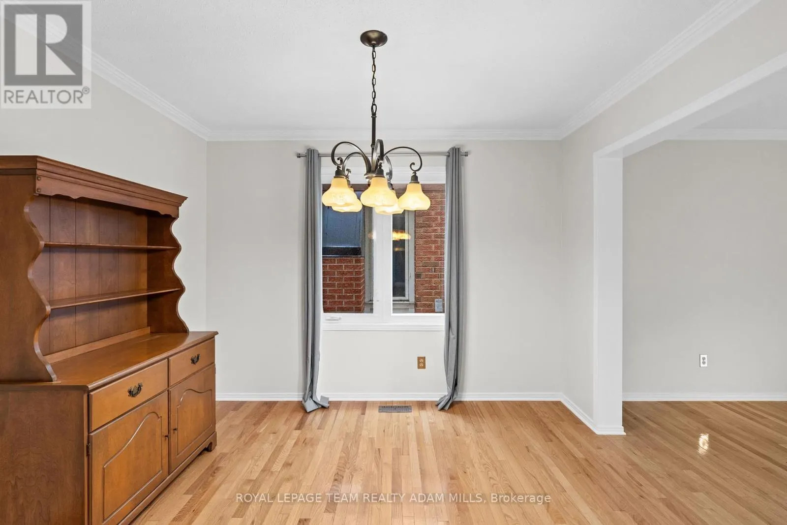 22 FIRESIDE CRESCENT