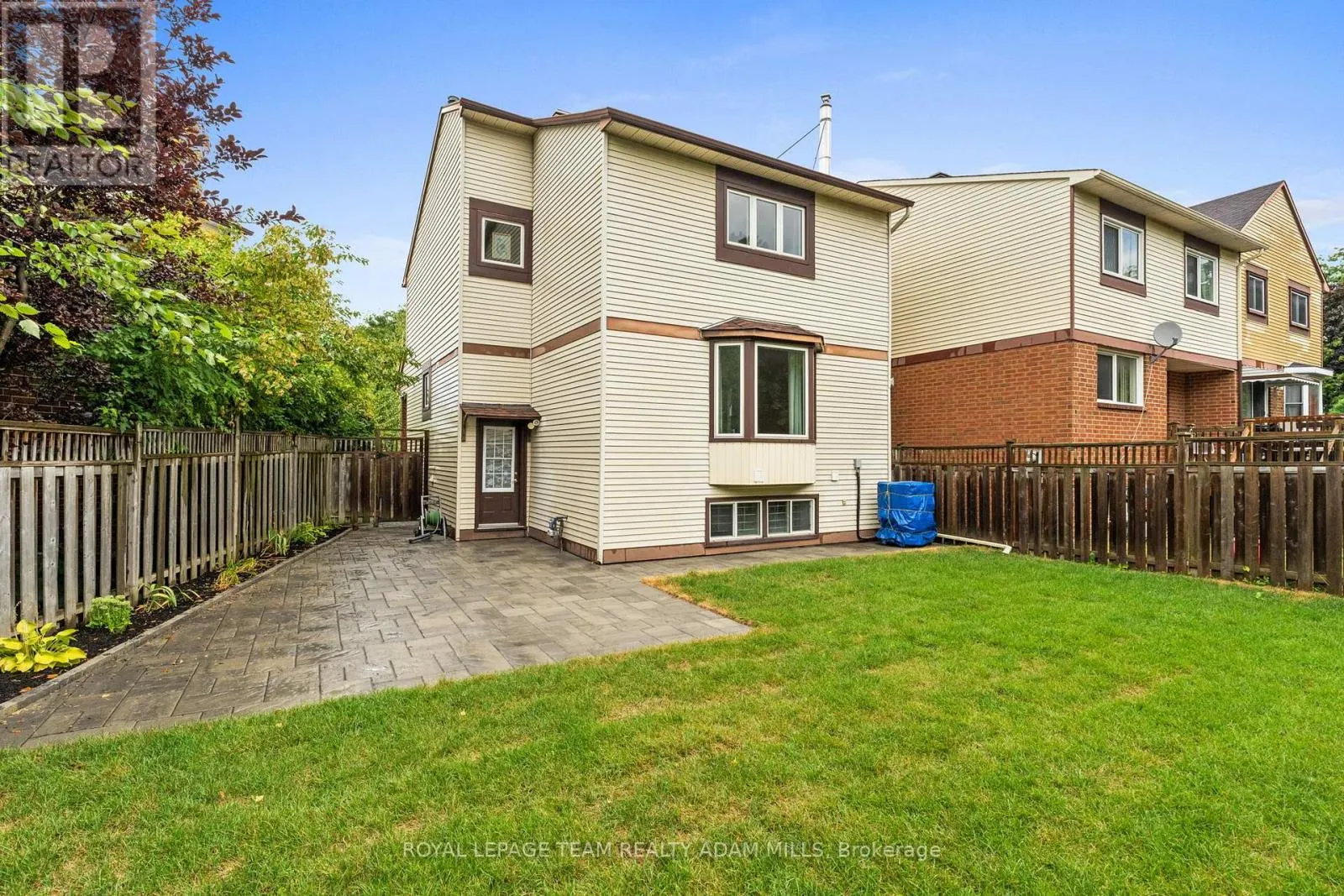 22 FIRESIDE CRESCENT