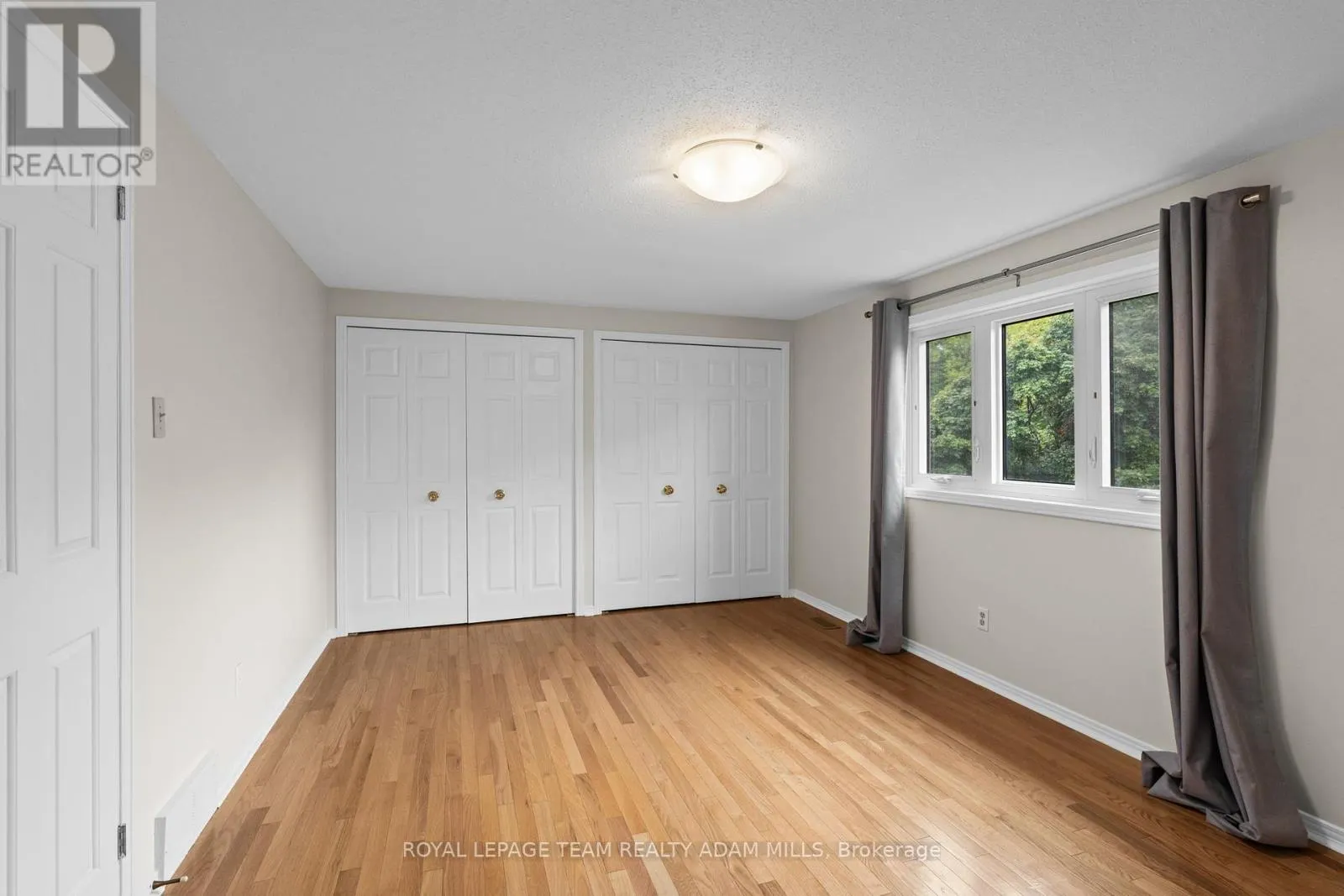 22 FIRESIDE CRESCENT