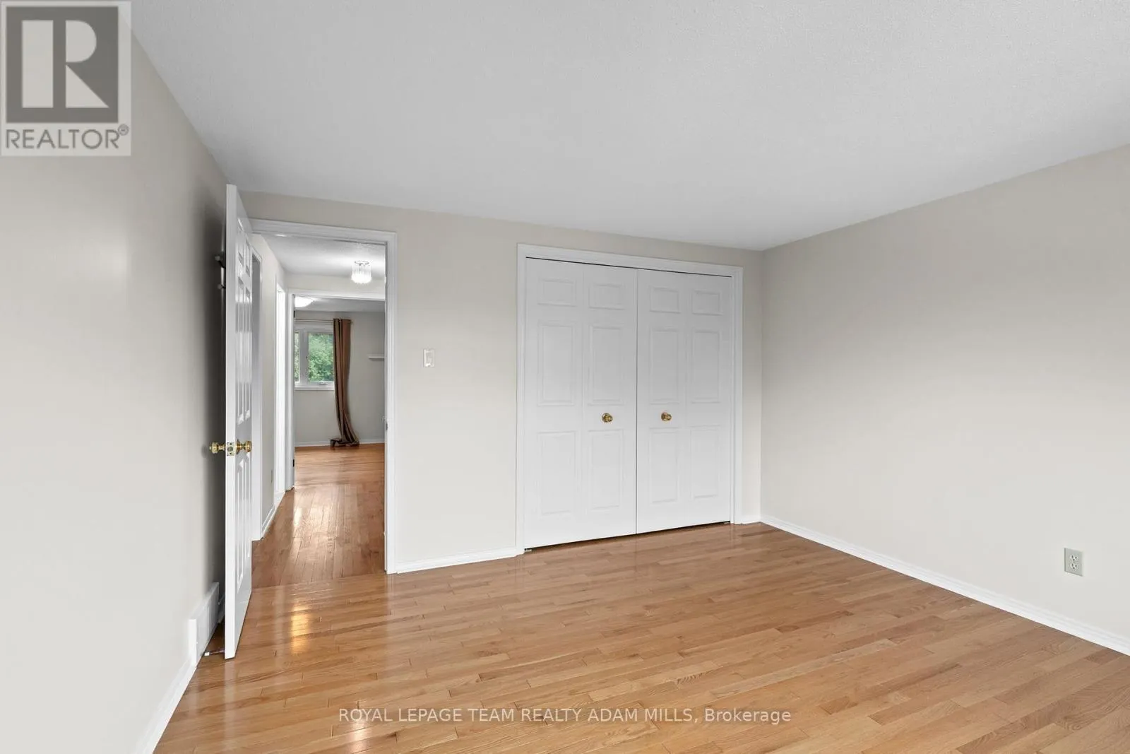 22 FIRESIDE CRESCENT