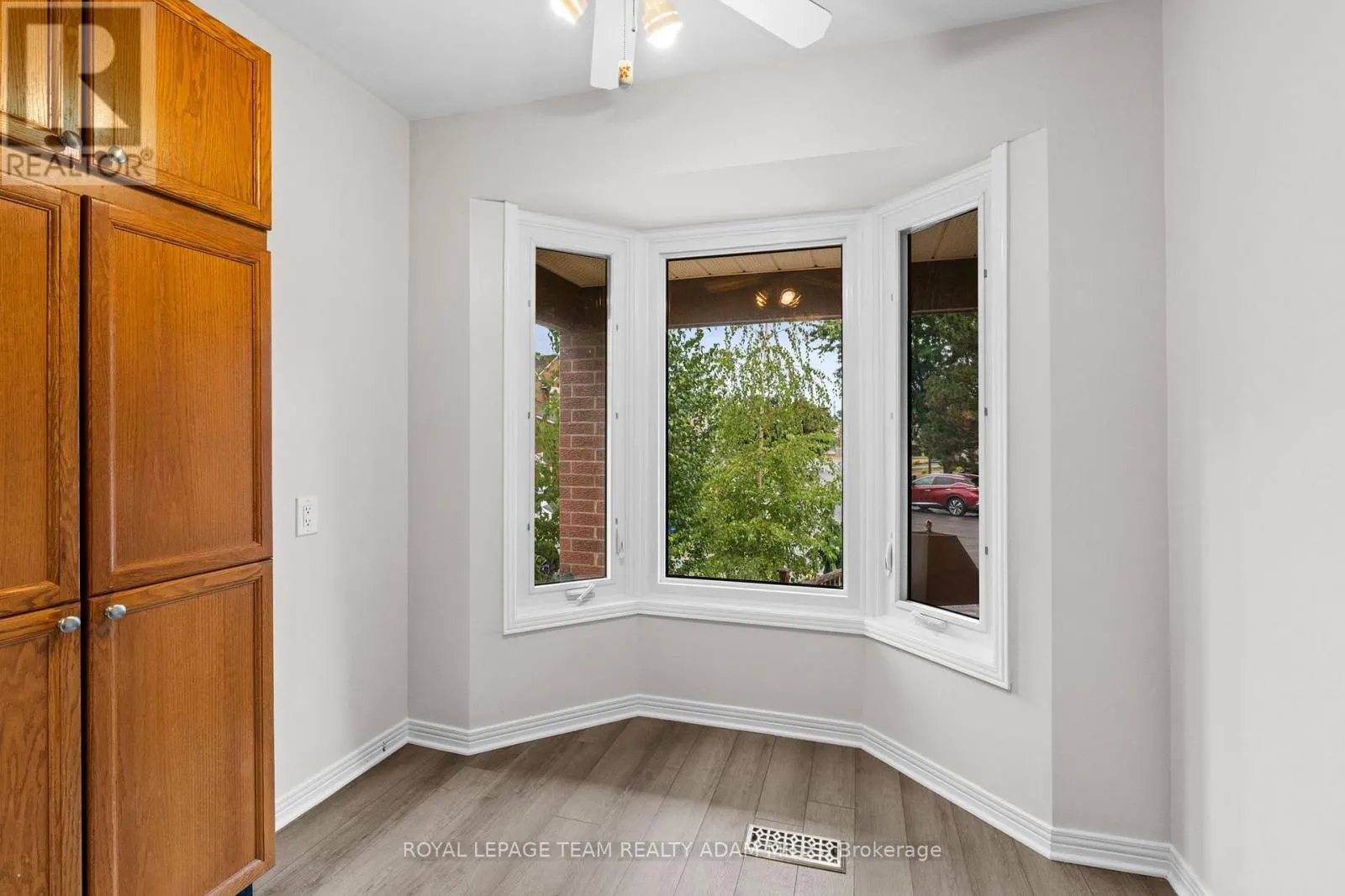 22 FIRESIDE CRESCENT