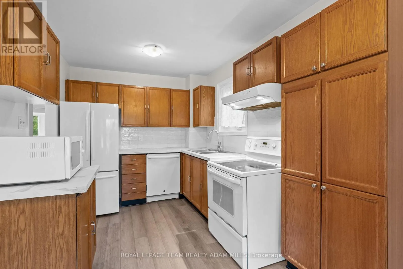 22 FIRESIDE CRESCENT