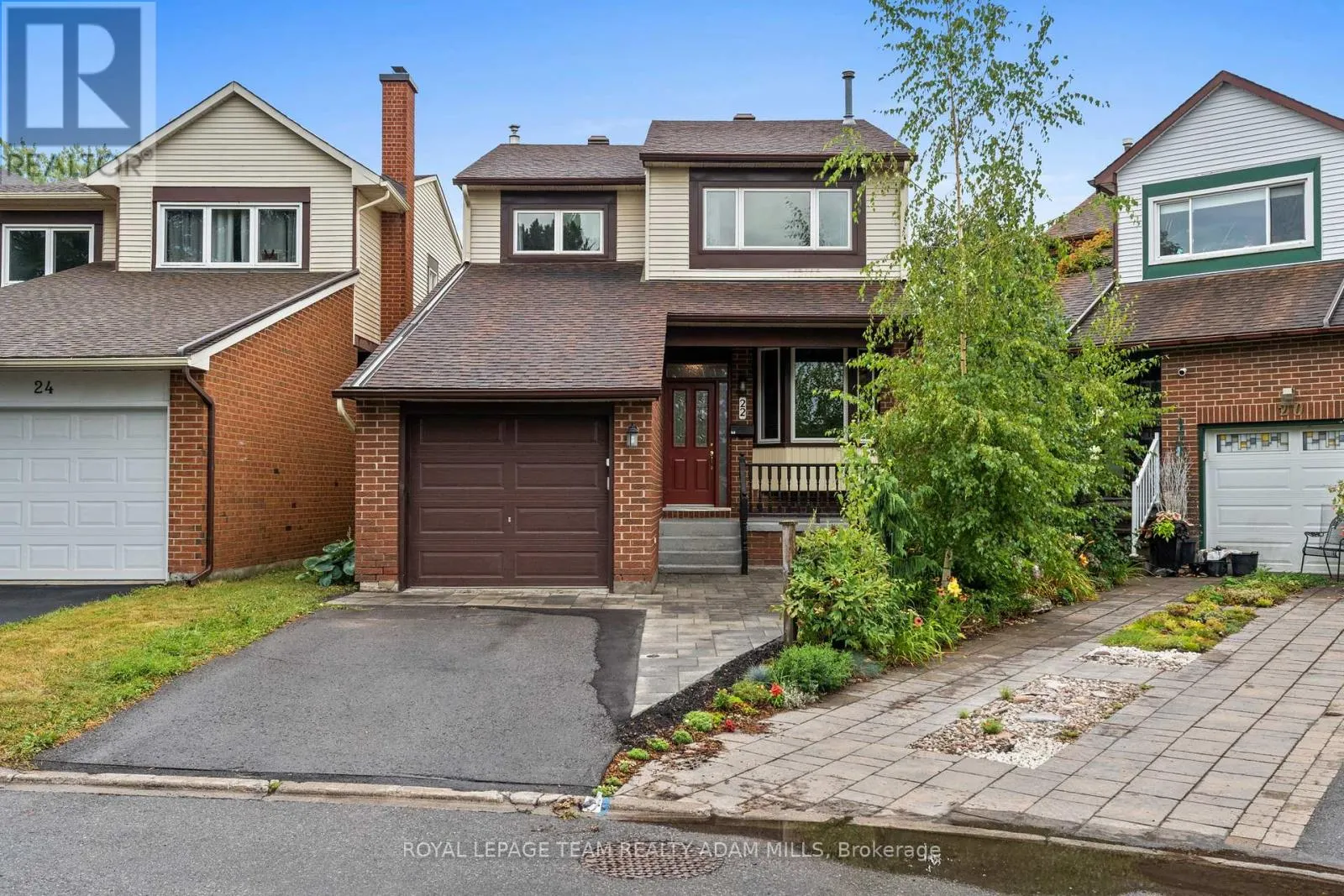22 FIRESIDE CRESCENT