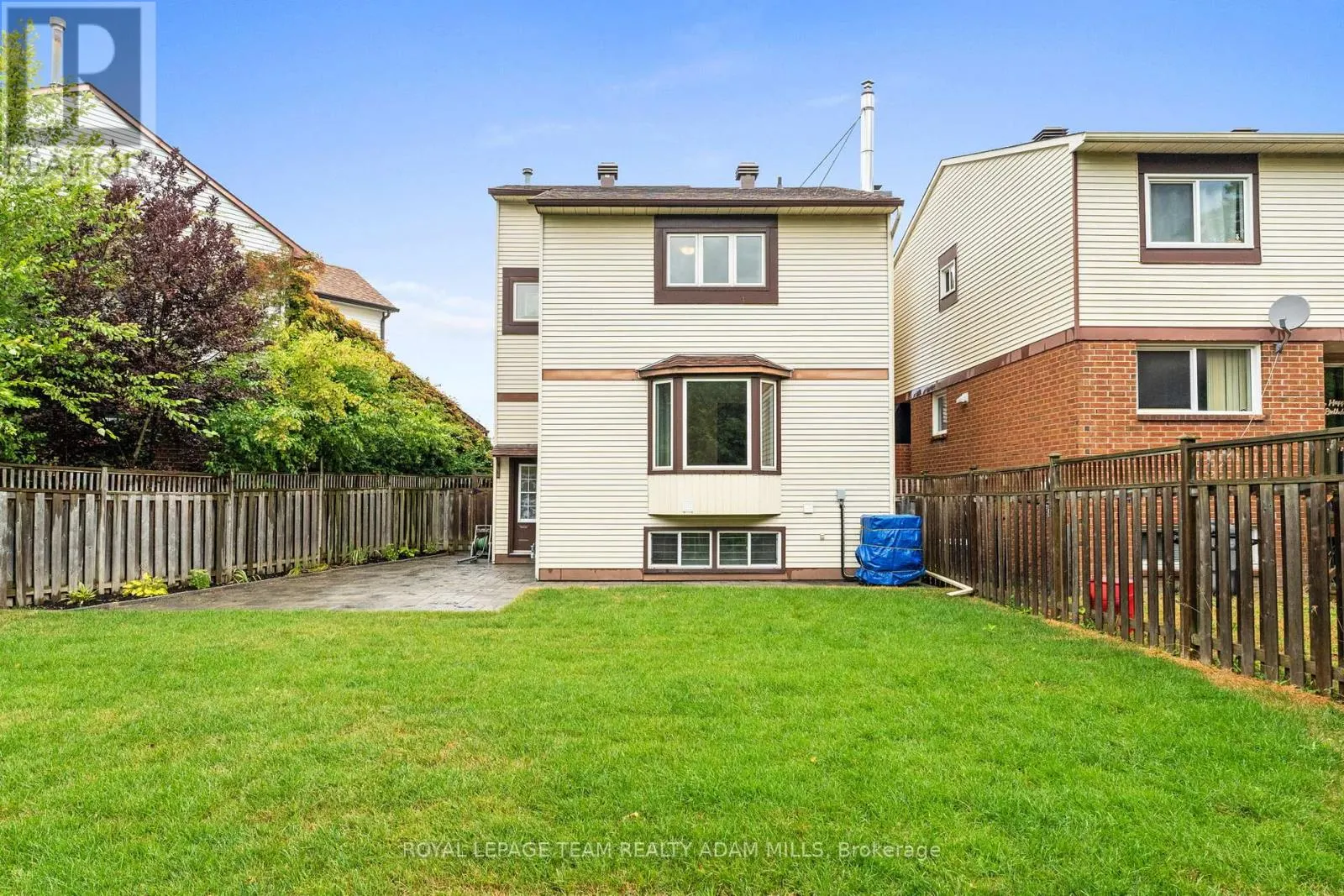 22 FIRESIDE CRESCENT