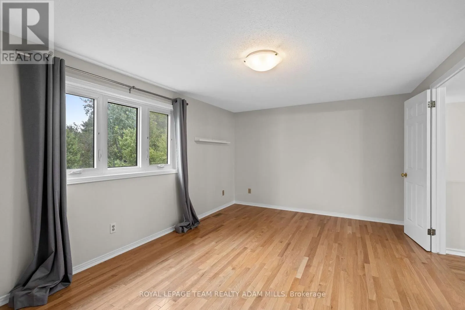 22 FIRESIDE CRESCENT