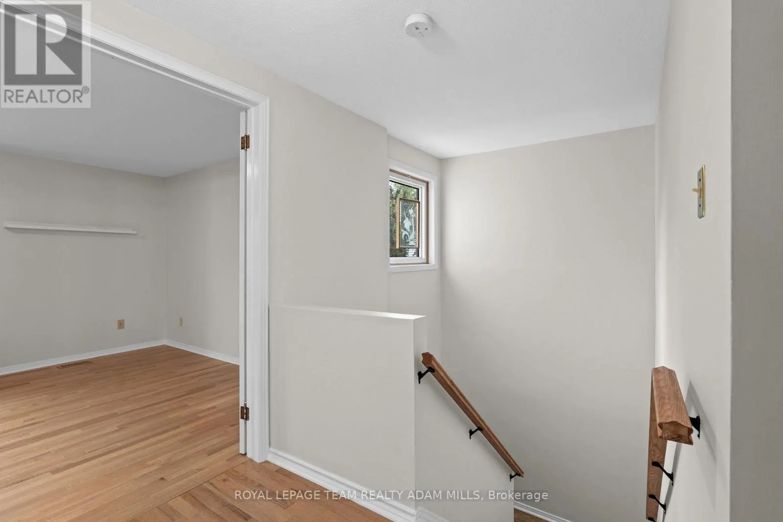 22 FIRESIDE CRESCENT