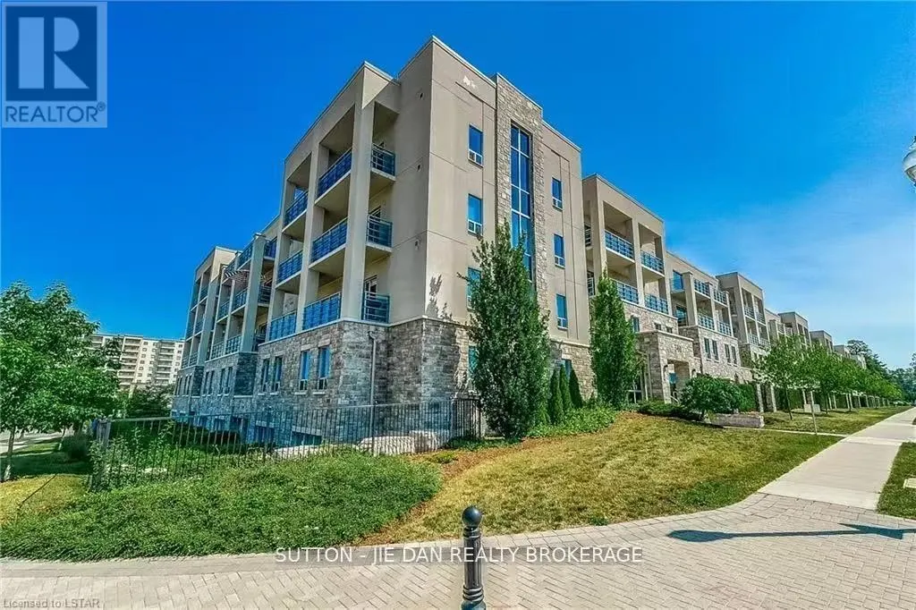 104 - 340 SUGARCREEK TRAIL, #104