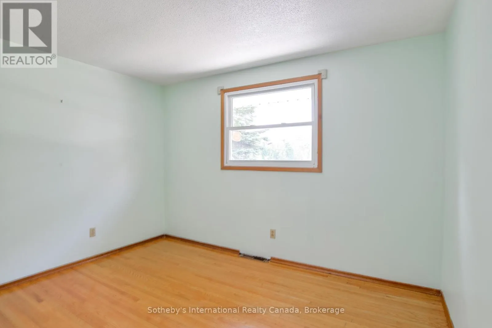 455 FAIRVIEW DRIVE