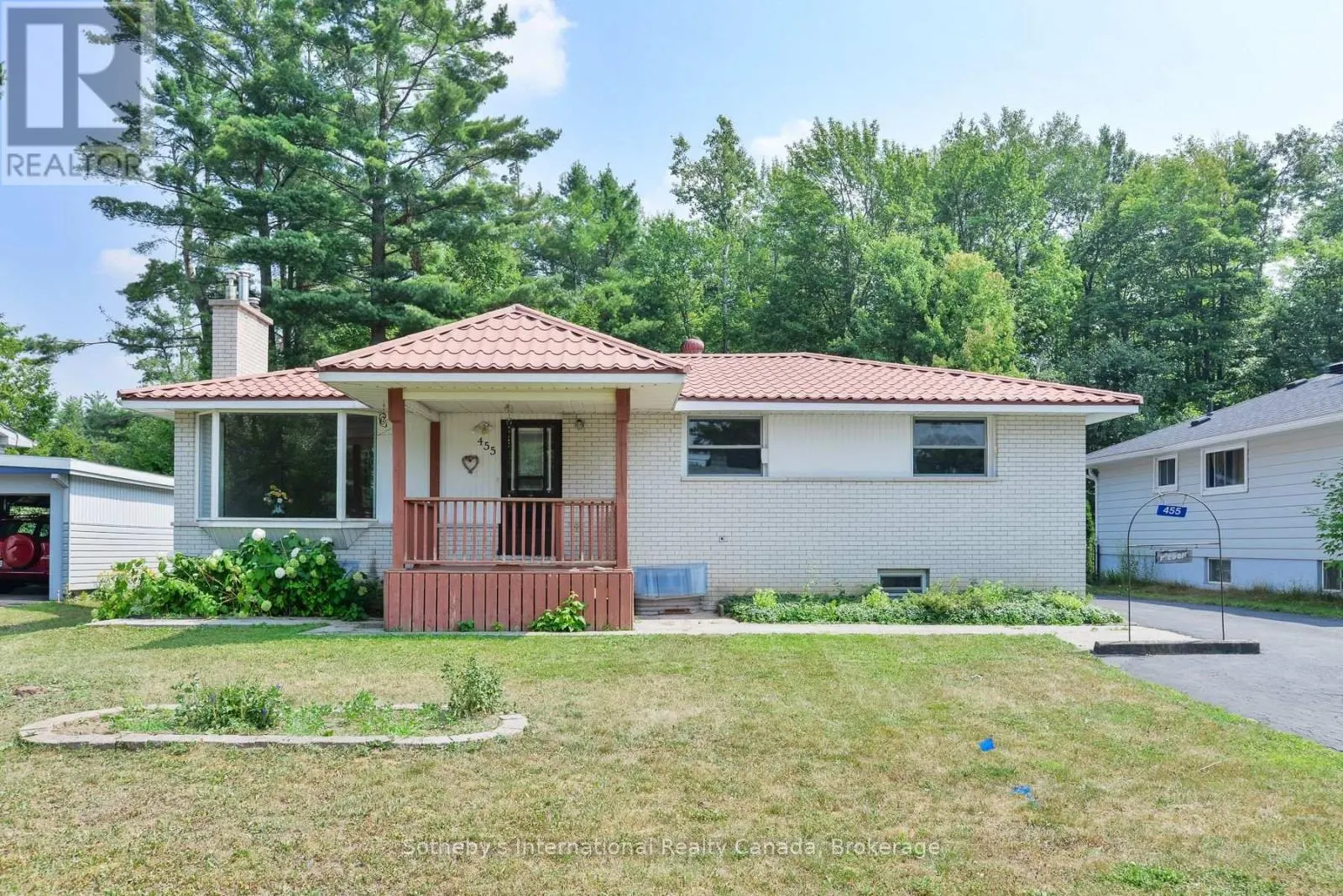 455 FAIRVIEW DRIVE