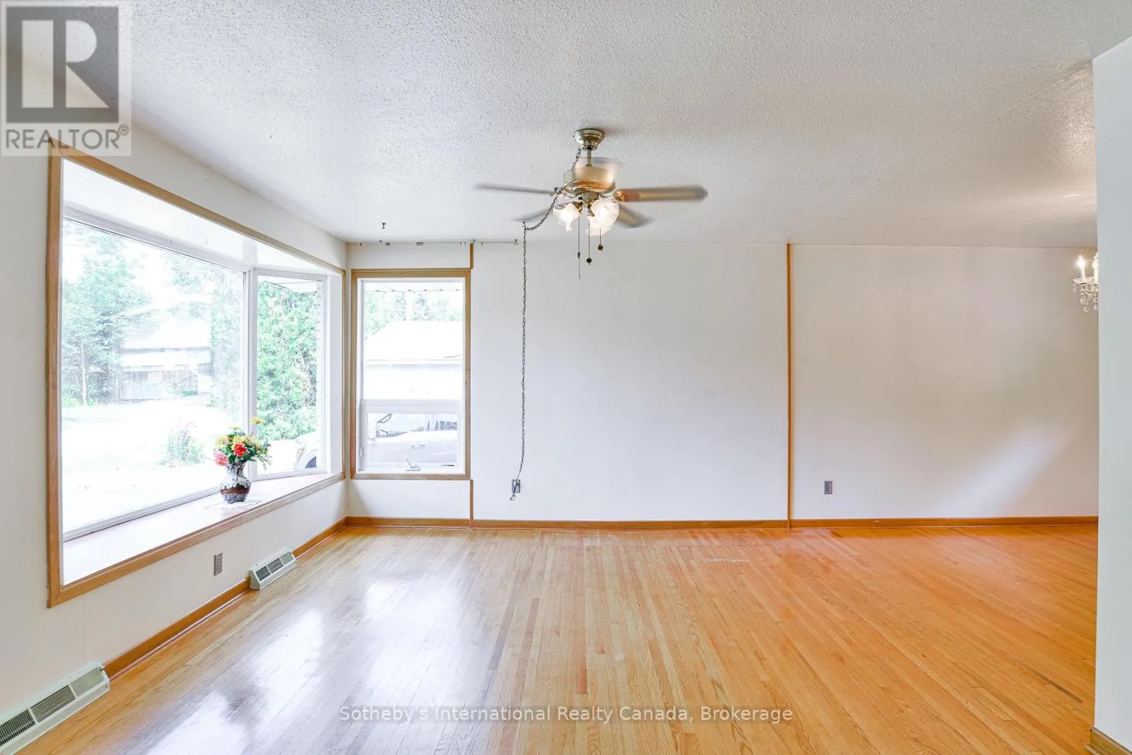 455 FAIRVIEW DRIVE