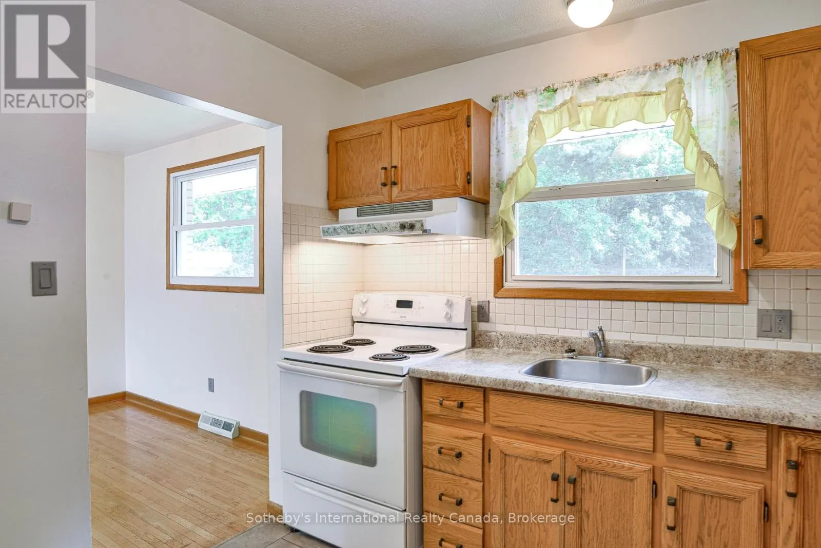 455 FAIRVIEW DRIVE