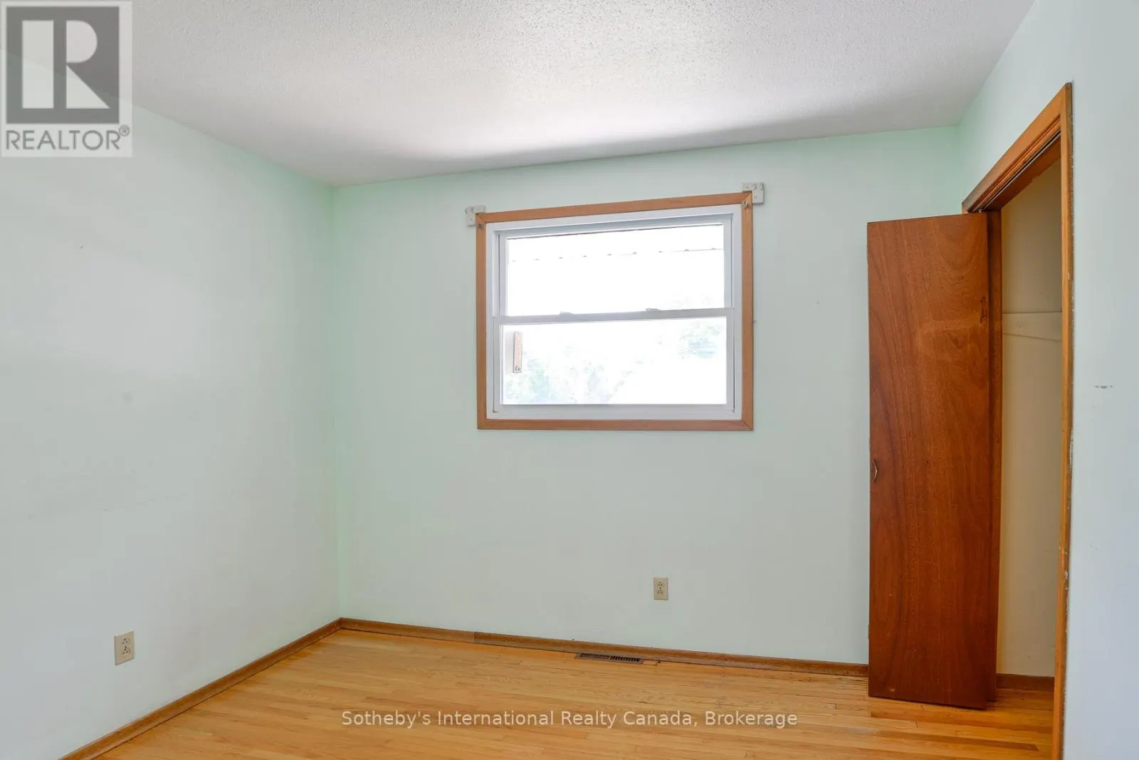 455 FAIRVIEW DRIVE