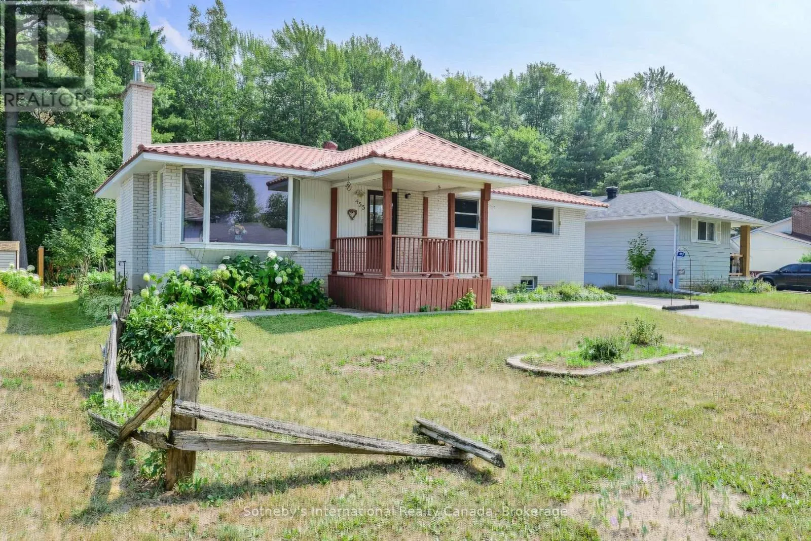 455 FAIRVIEW DRIVE