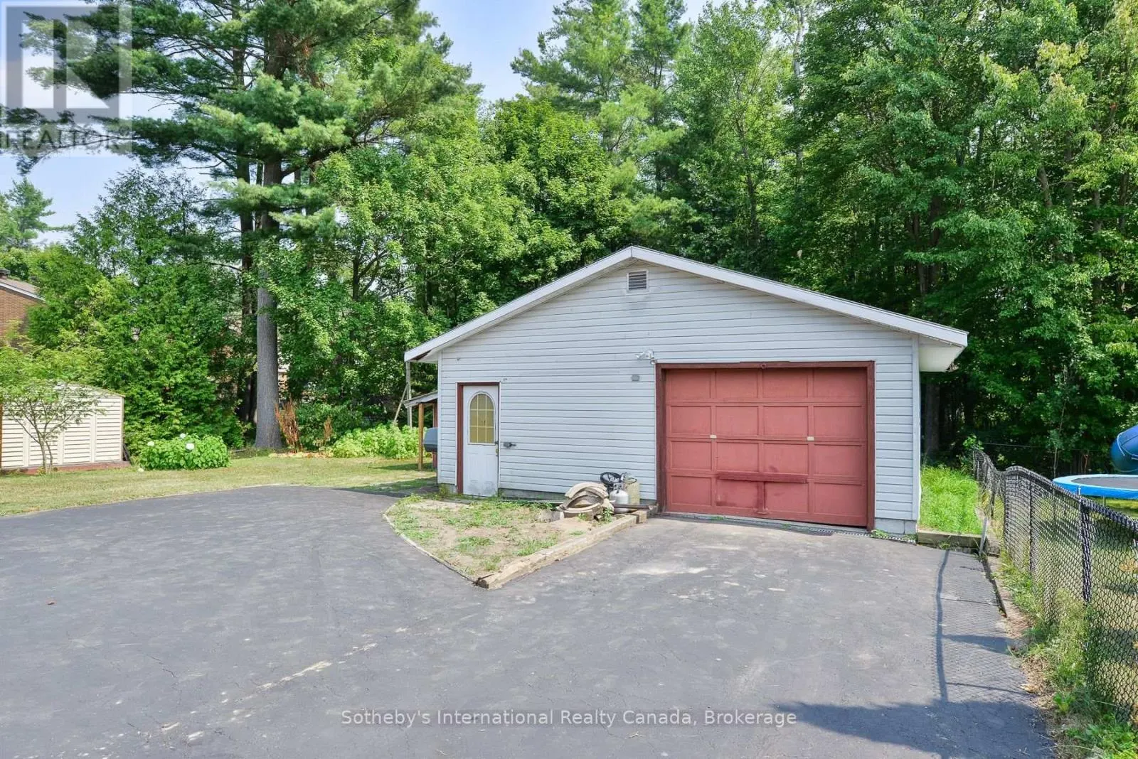 455 FAIRVIEW DRIVE
