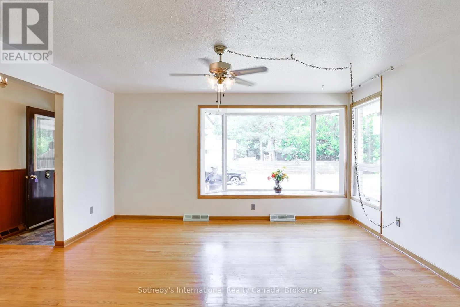 455 FAIRVIEW DRIVE