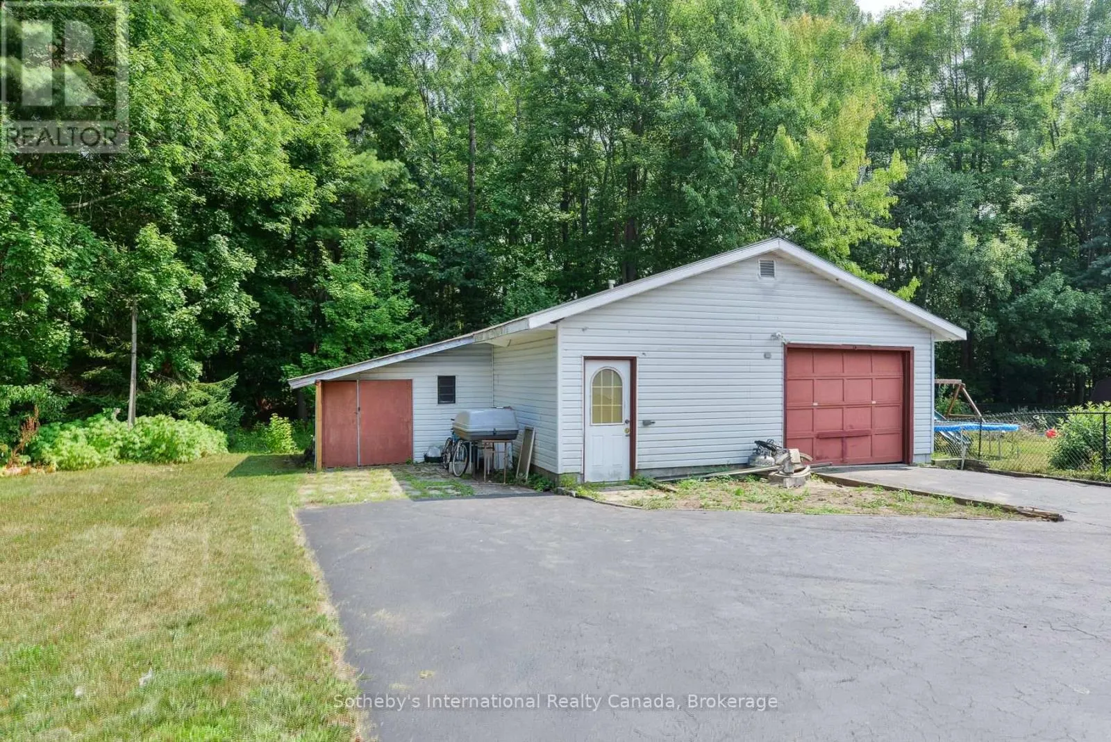 455 FAIRVIEW DRIVE