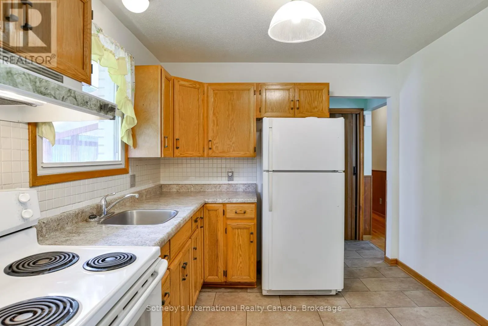 455 FAIRVIEW DRIVE