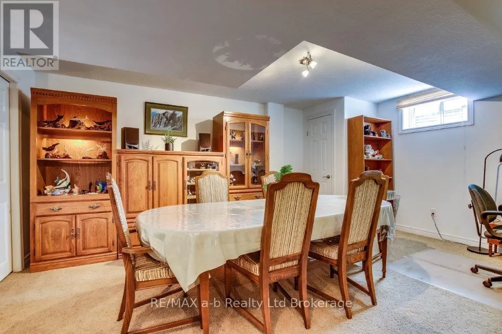 717 GARDEN COURT CRESCENT