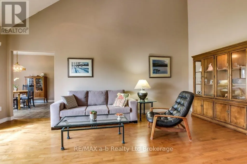 717 GARDEN COURT CRESCENT