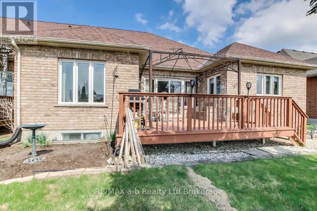 717 GARDEN COURT CRESCENT