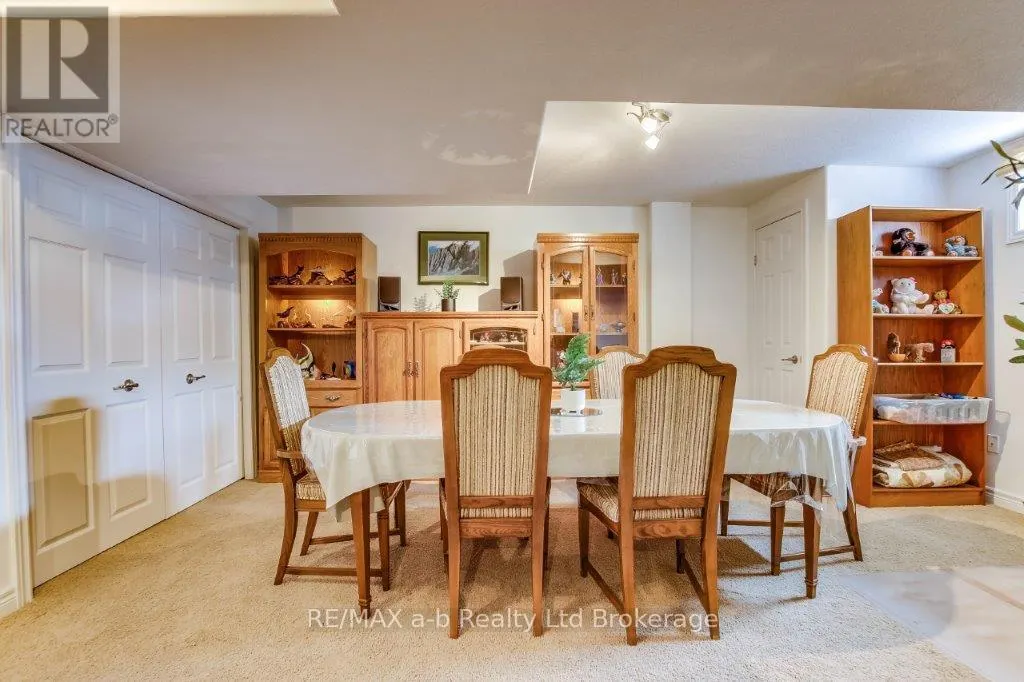 717 GARDEN COURT CRESCENT