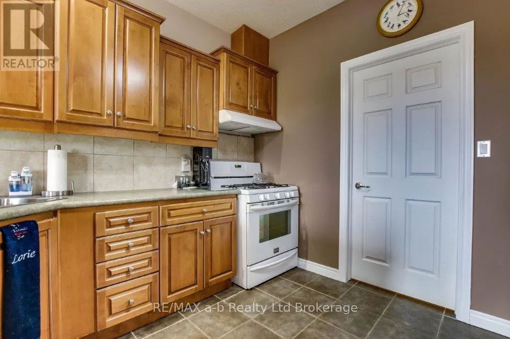 717 GARDEN COURT CRESCENT