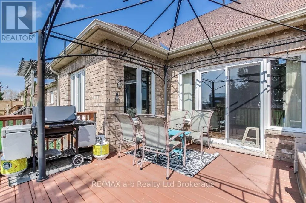 717 GARDEN COURT CRESCENT