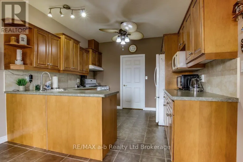717 GARDEN COURT CRESCENT