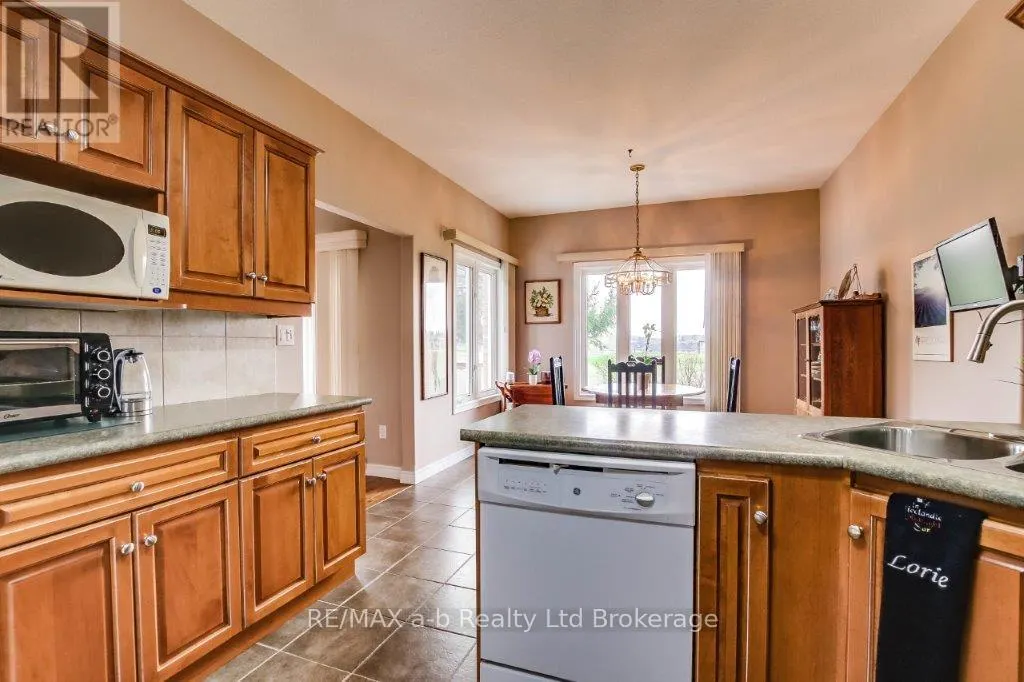 717 GARDEN COURT CRESCENT