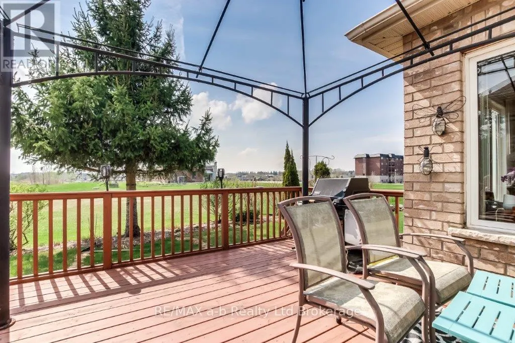 717 GARDEN COURT CRESCENT