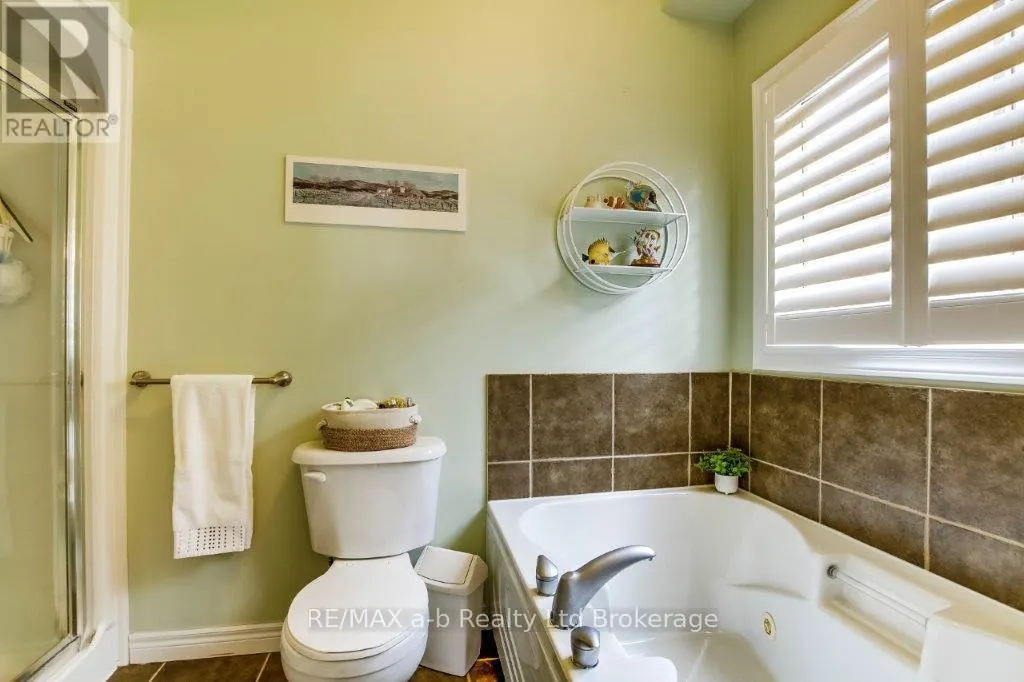 717 GARDEN COURT CRESCENT