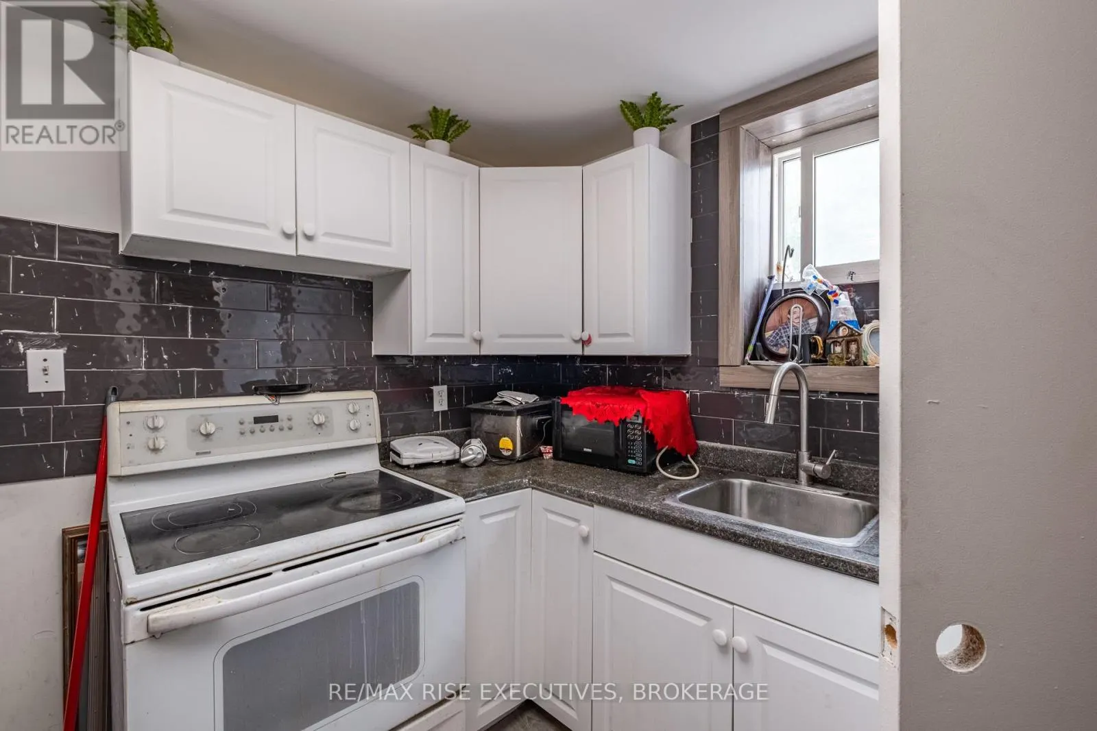 61 SEVENTH AVENUE