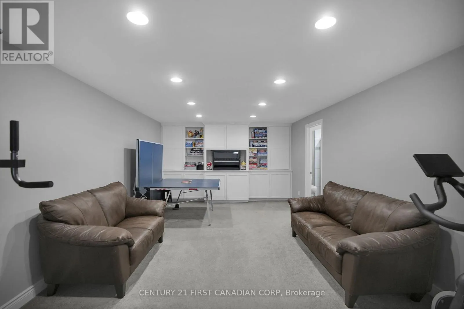 138 CHAMBERS AVENUE