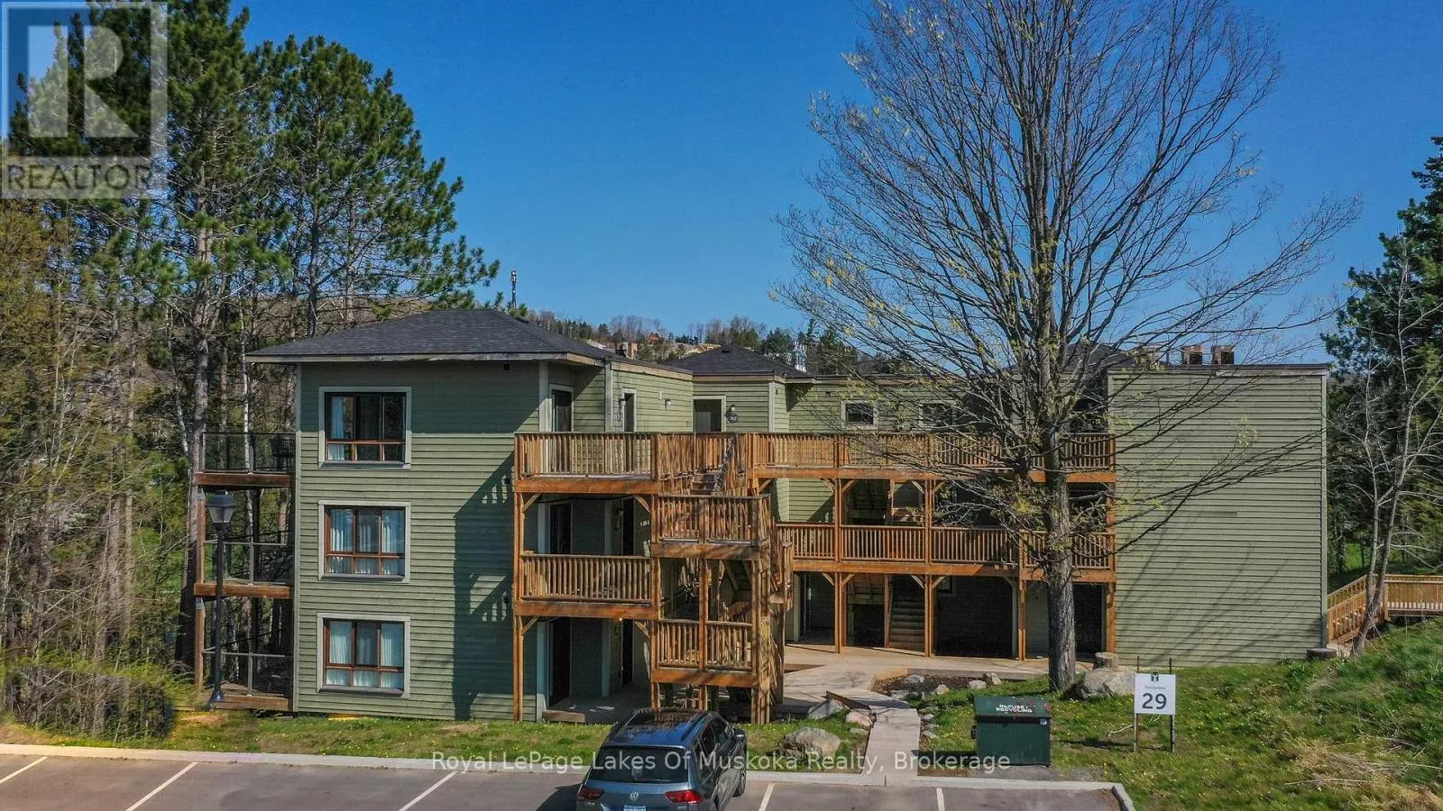 301 - 29 DEERHURST TENNISVIEW DRIVE, #301