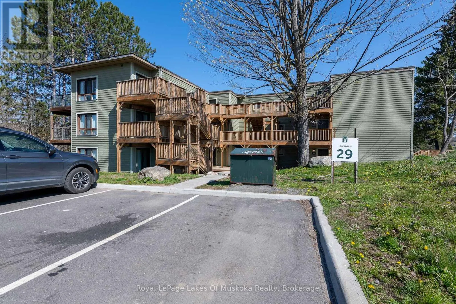 301 - 29 DEERHURST TENNISVIEW DRIVE, #301