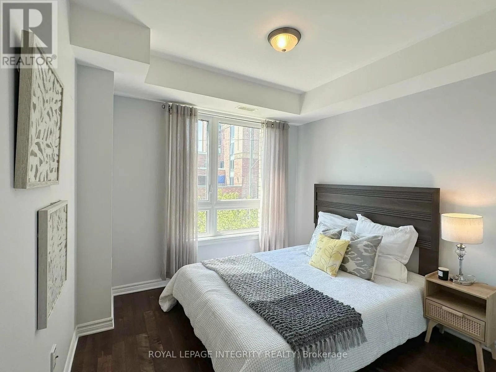 320 - 429 KENT STREET