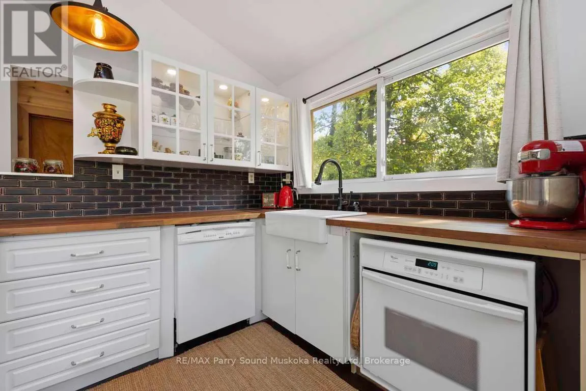 37 LYNBERRY DRIVE