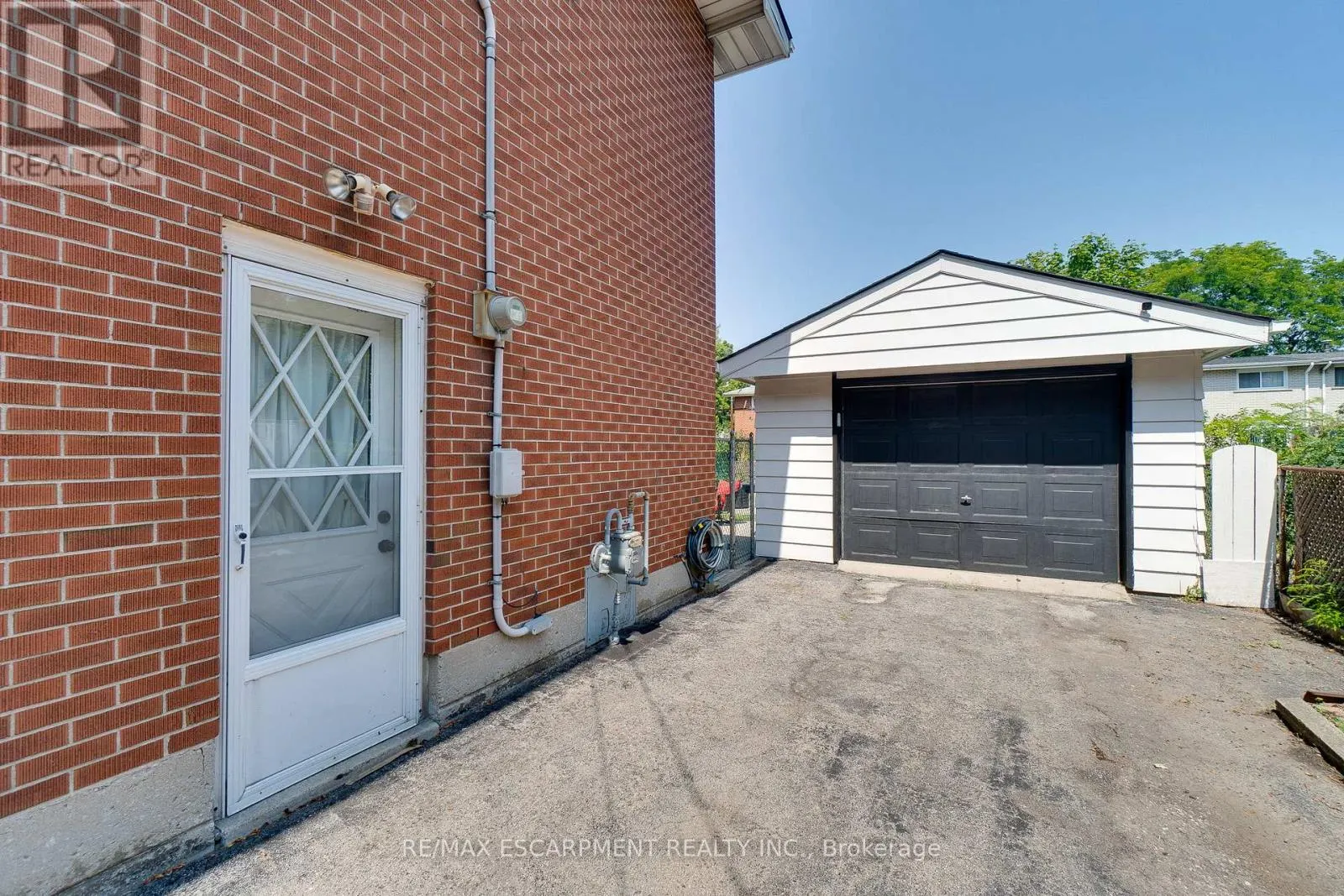 17 RONALDSHAY AVENUE