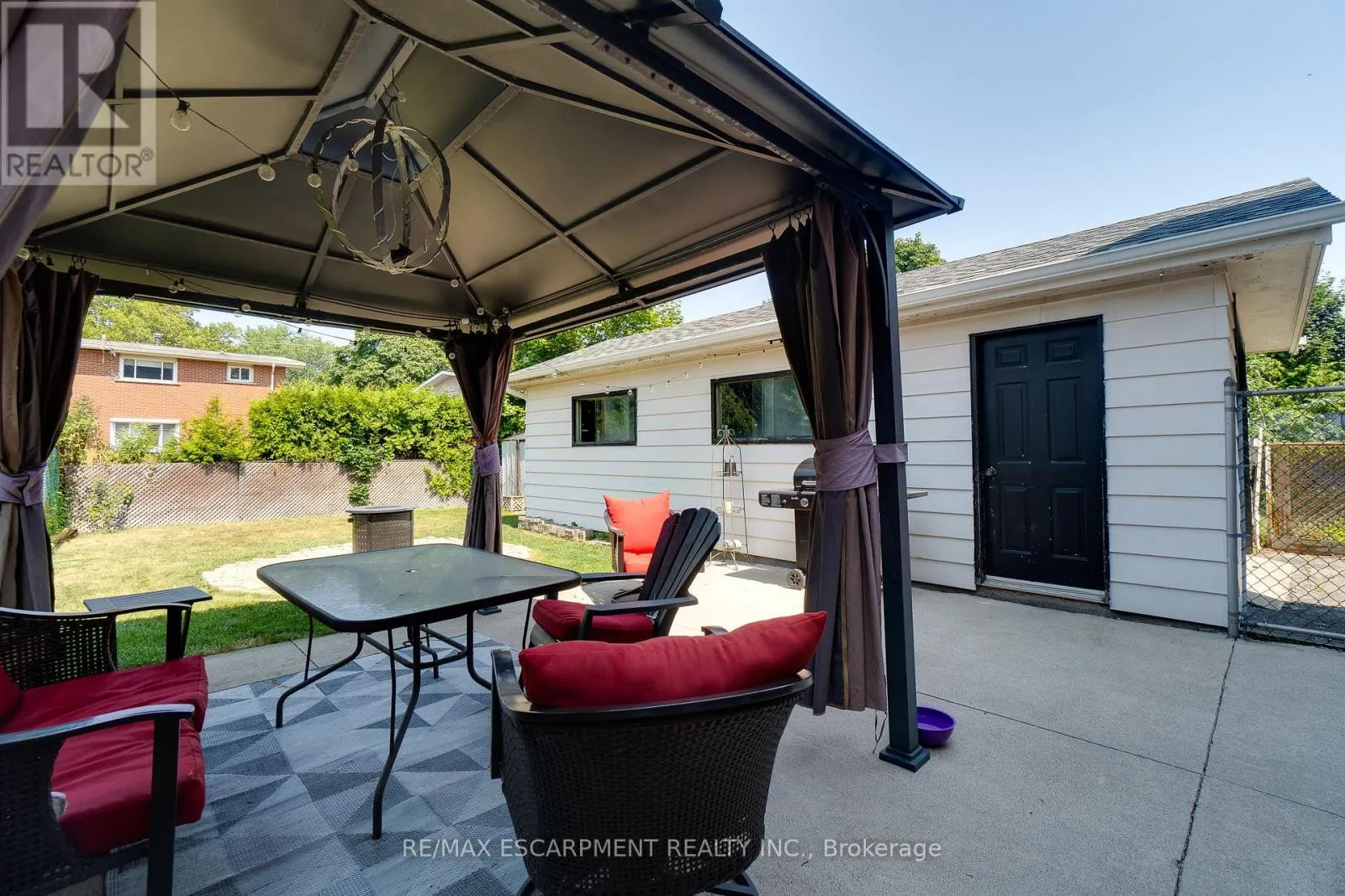 17 RONALDSHAY AVENUE