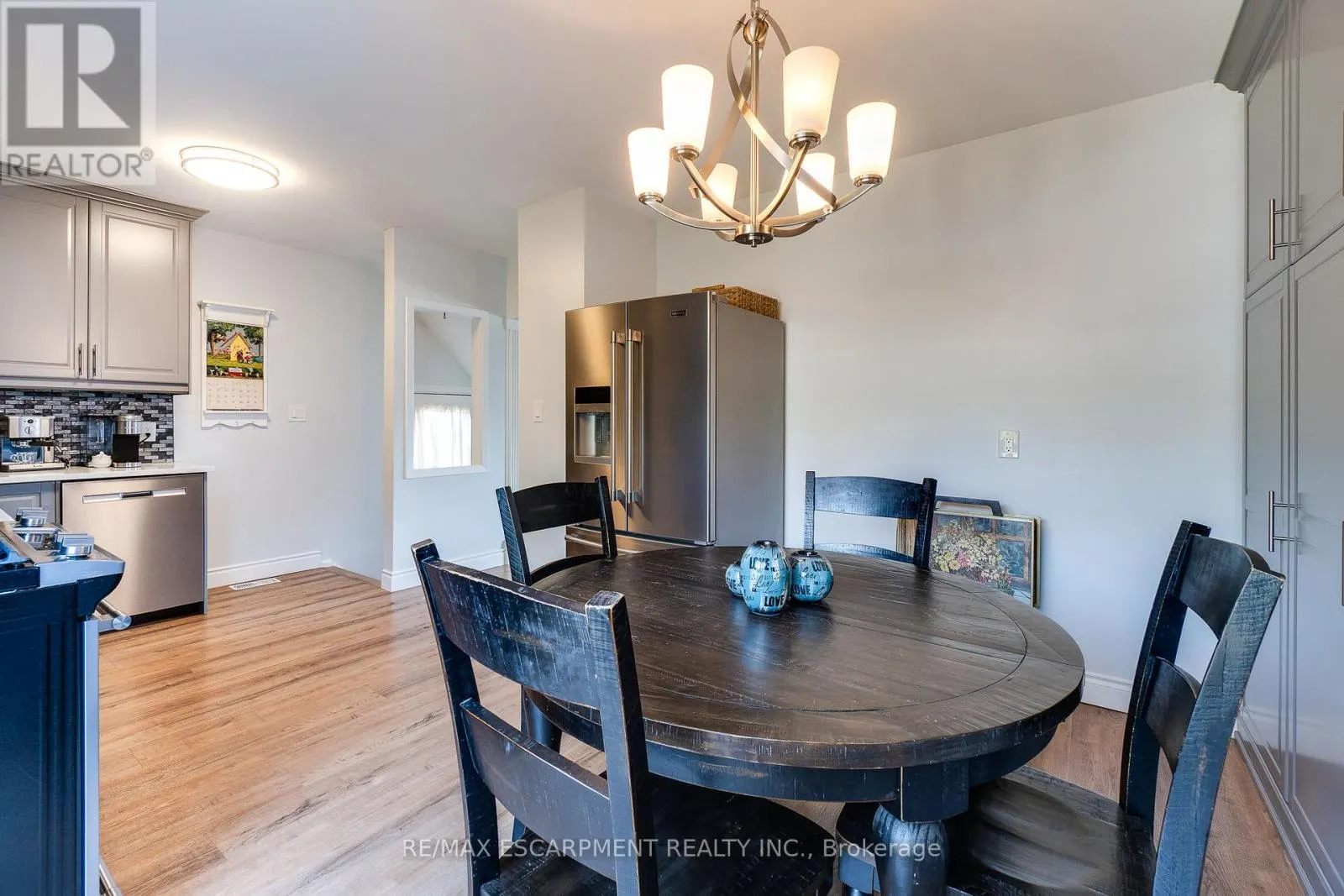 17 RONALDSHAY AVENUE