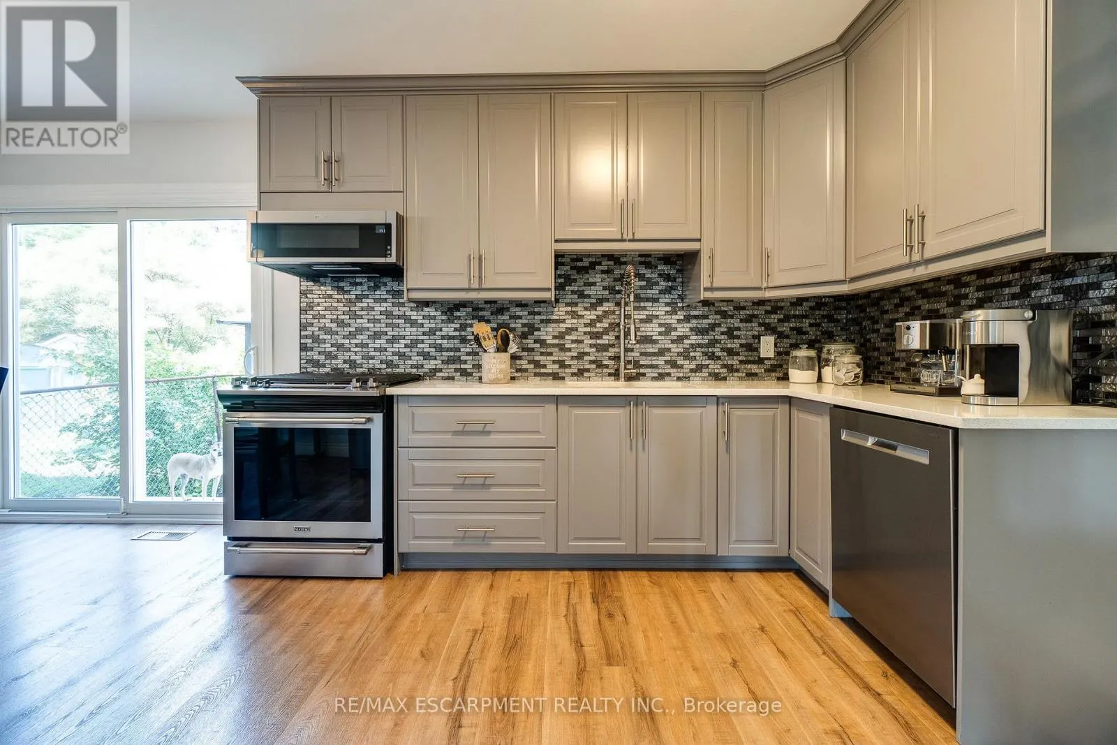 17 RONALDSHAY AVENUE