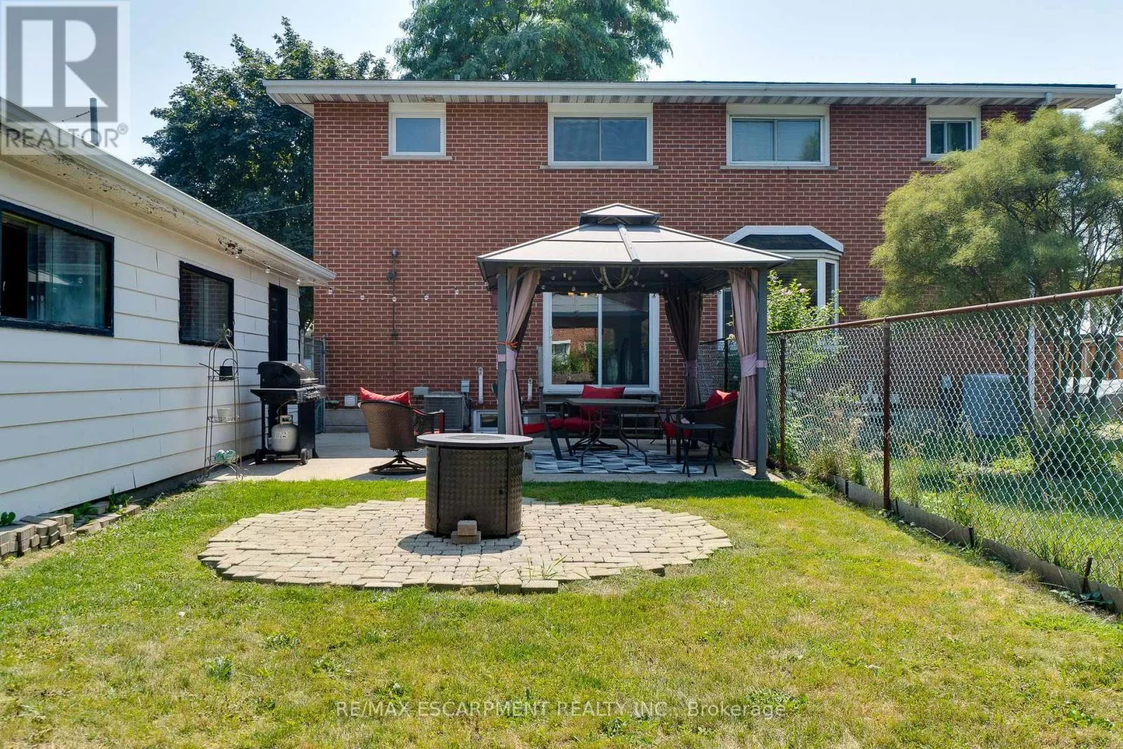 17 RONALDSHAY AVENUE
