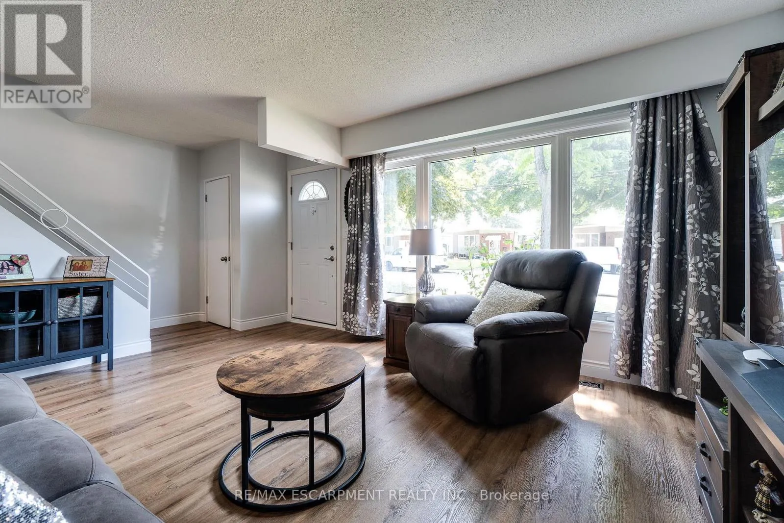 17 RONALDSHAY AVENUE