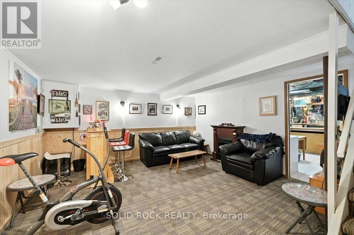 161 TEAL CRESCENT