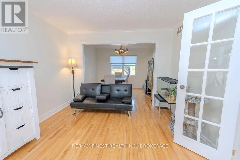 1106 WINTERGREEN CRESCENT