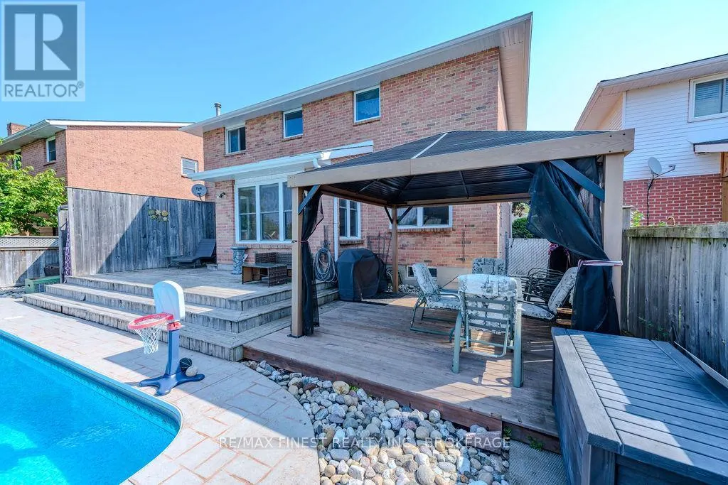 1106 WINTERGREEN CRESCENT